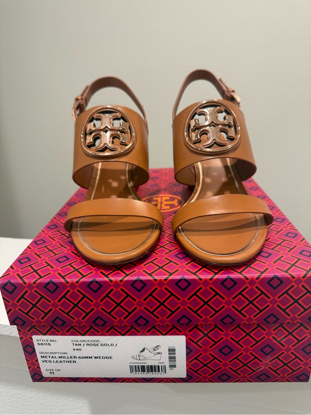 Tory Burch Cognac Leather Wedge Sandals with Logo Medallion - Picture 5 of 8